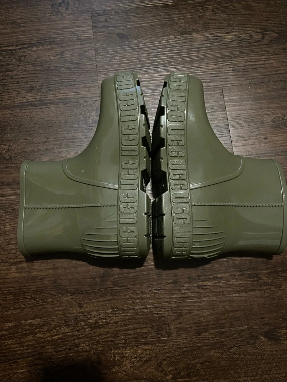 UGG Olive Gloss Short Rain Boots